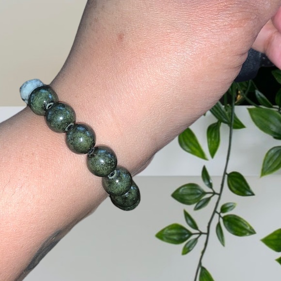 Stretch Beaded Bracelet - Picture 3 of 3